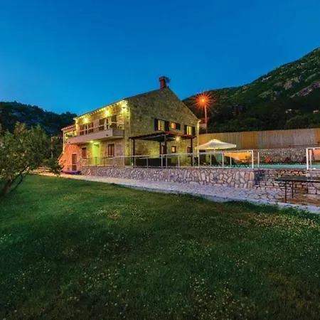 Sleeps 12 Pool Air Con Wifi Villa *