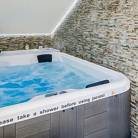Villa Sleeps 12 Pool Air Con Wifi Dubravka
